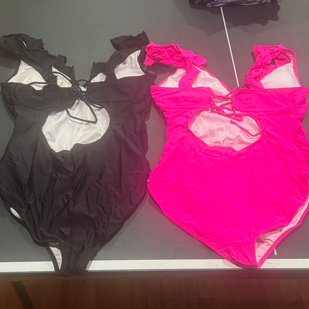 Vibrant Pink + Black Ruffled Maternity Swimsuit Bundle - Picture 3 of 3